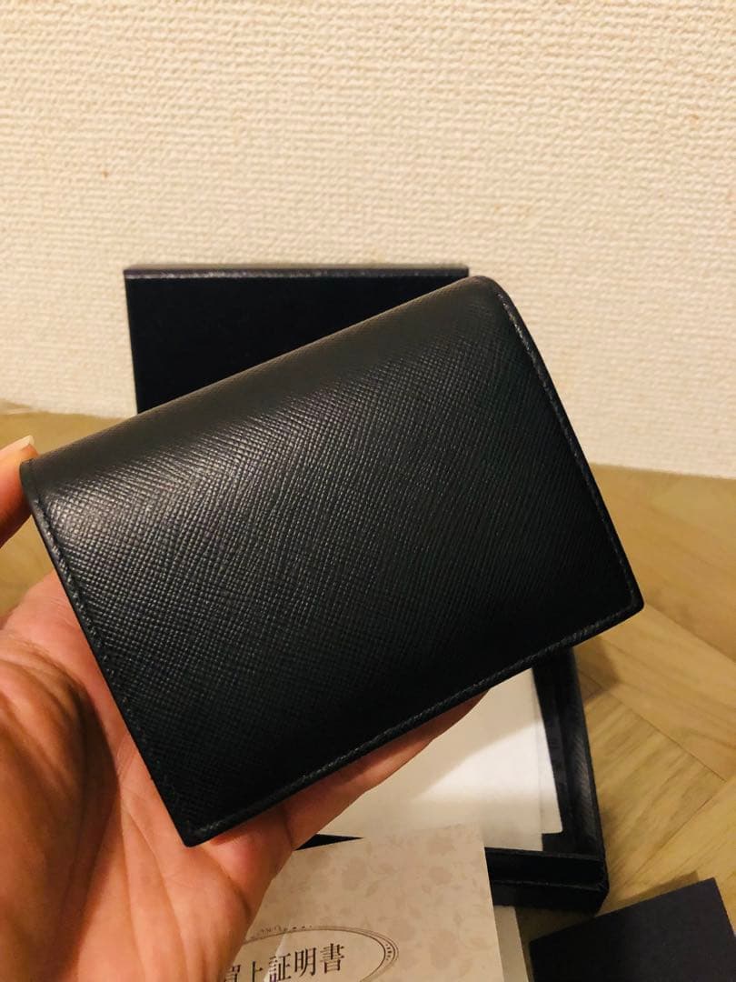 PRADA サフィアーノレザー 二つ折り財布 (ICチップ(RFID)搭載) - メルカリ